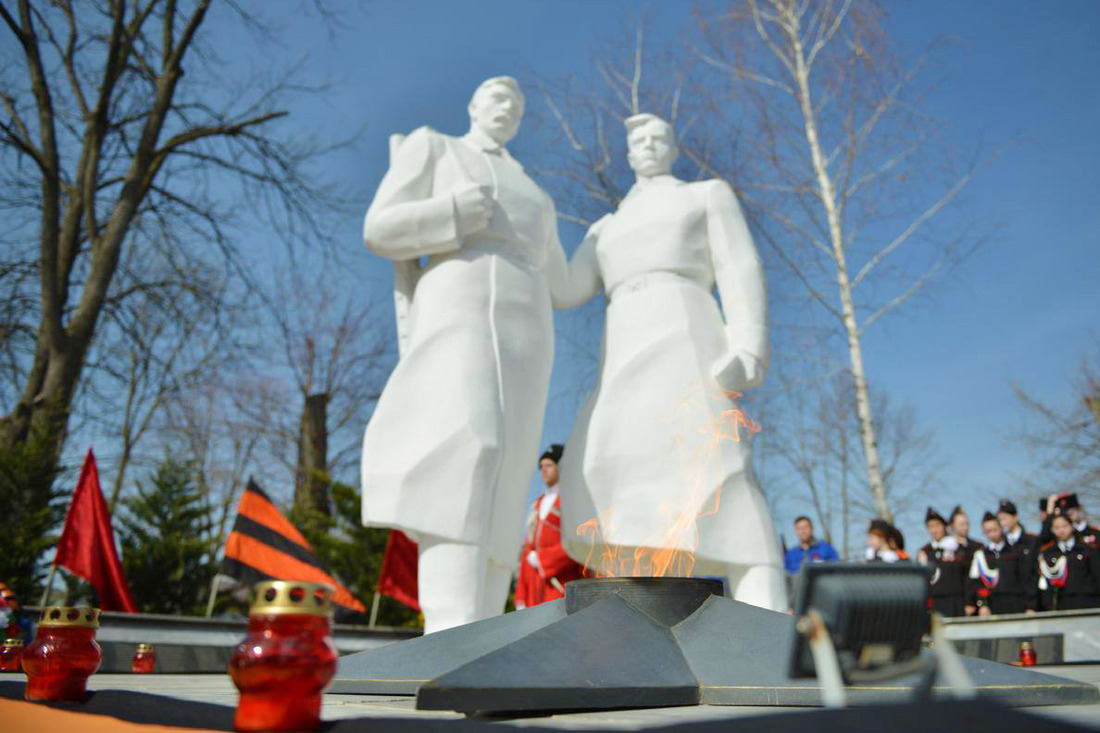 Мемориал с&nbsp;Вечным огнем в&nbsp;станице Нововеличковская